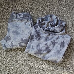 Girl's Matching Sweatshirt and Sweats